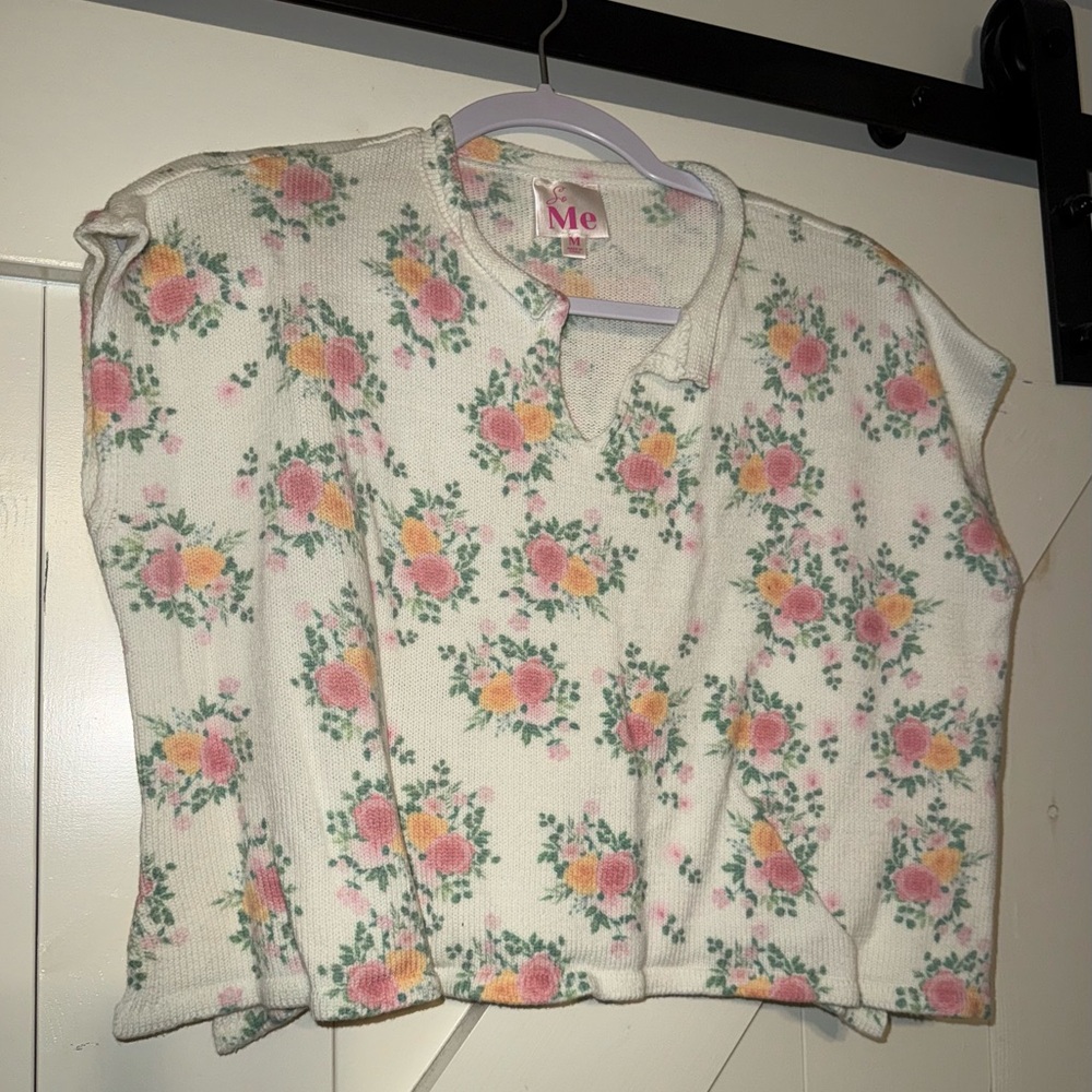 So Me cropped boxy floral sweater vest shirt